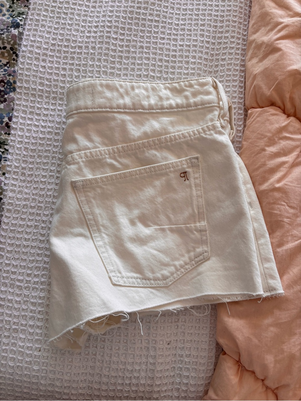 Maeve (anthropologie) Women's White High-Rise Button-Front Denim Shorts - Picture 3 of 3